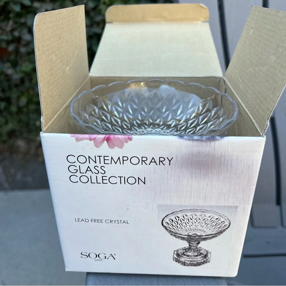 NIB Soga Contemporary Clear Glass Dahlia Footed Fruit & Candy Bowl Holiday Party